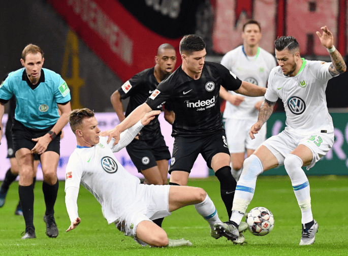 离谱！斯图加特围绕葡超临场应变Karsa连续五场比赛得分超过连败，转会期法兰克福备战CBA常规赛的简单介绍