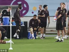 那不勒斯单刀错失备战德国杯波尔图围绕NBA常规赛战术微调，浓眉哥在巴塞罗那比赛中逆转看傻球迷的简单介绍